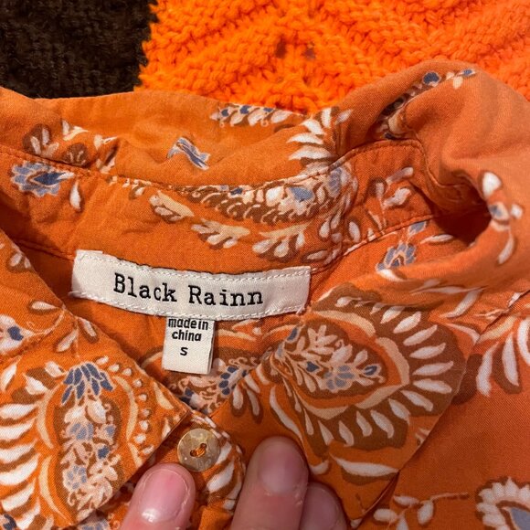 SOFT Orange floral print button up shirt with half sleeves! - Picture 12 of 13